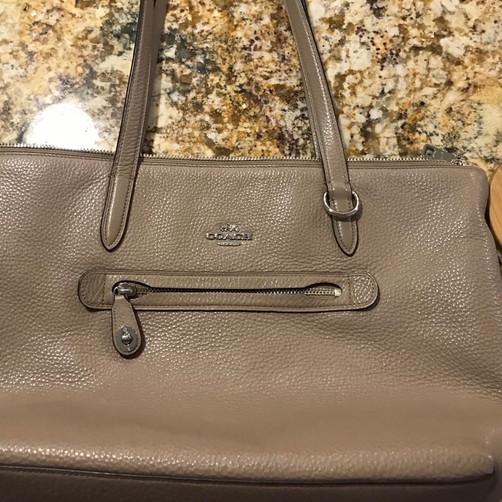 Coach medium sized purse